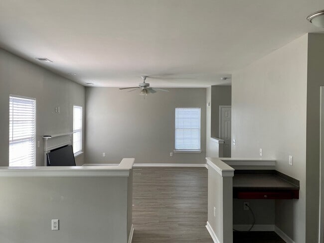 Building Photo - 287 Westbrooke Rd