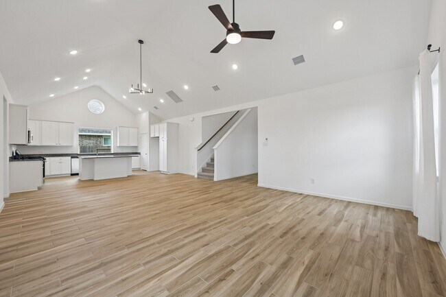 Building Photo - 7818 Palm Glade Dr