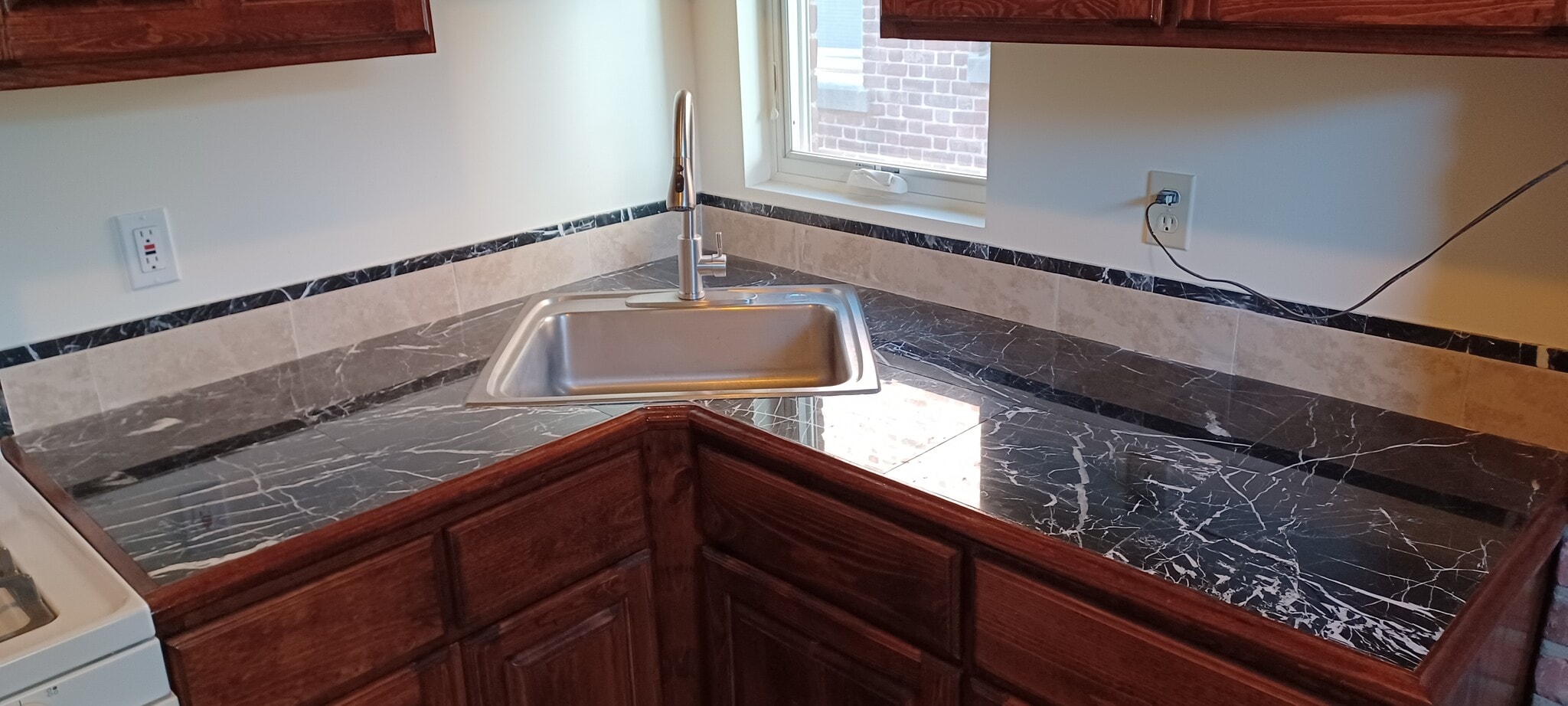 Building Photo - 262 Bond St