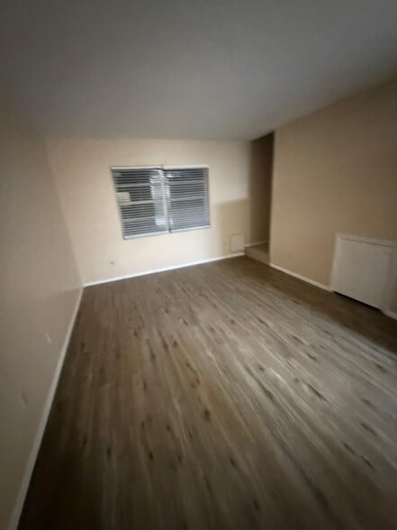 Building Photo - 7015 Waterside Dr