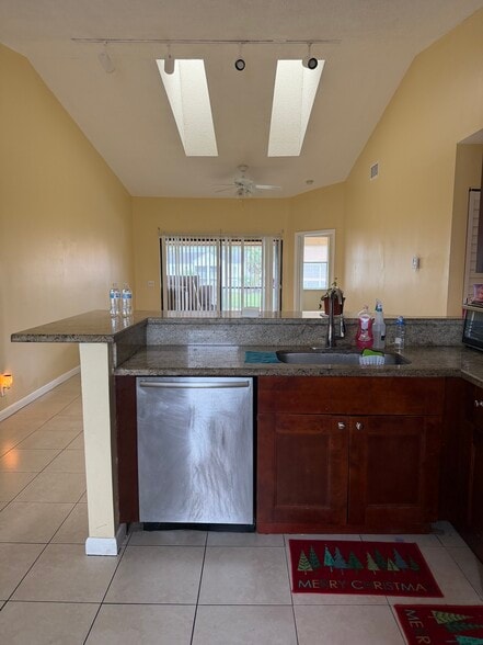 Building Photo - 2521 NW 56th Ave