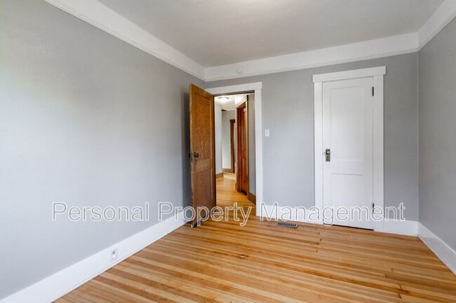 Building Photo - 3100 H St