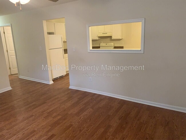 Building Photo - 401 Polk Dr