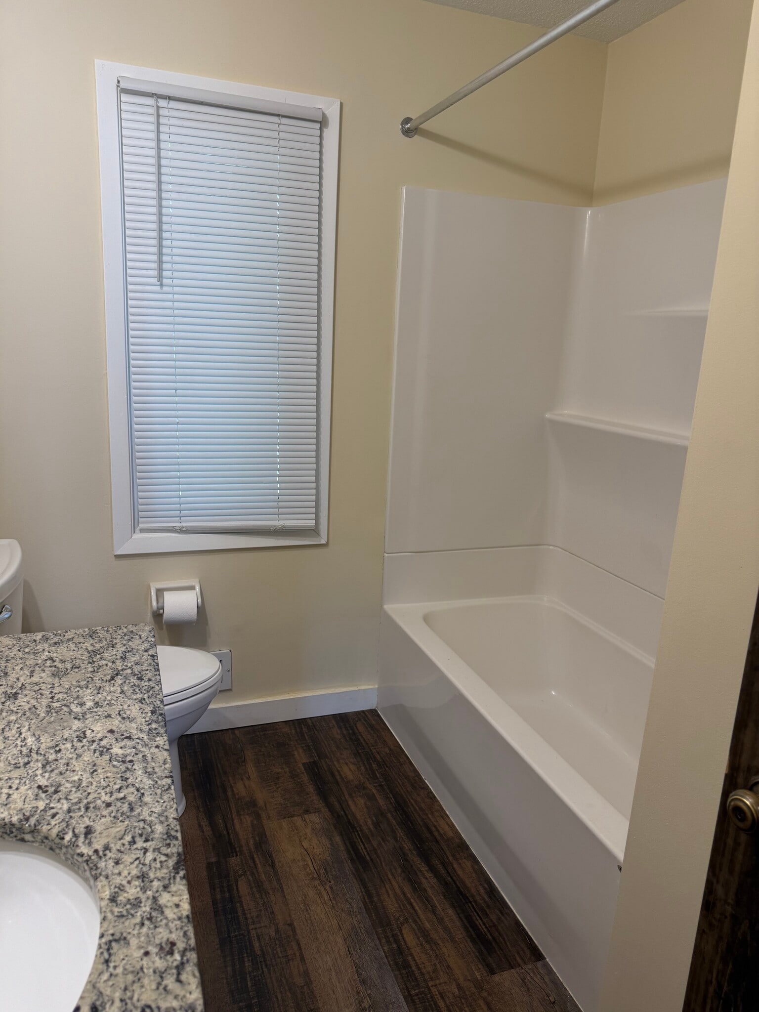 Upstairs bathroom - 14707 Dominica Ct