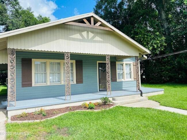 Building Photo - 306 S Lee Ave
