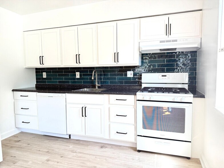 Primary Photo - 4108 40th St