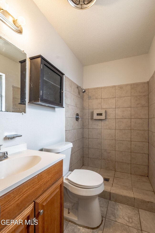 Building Photo - 921 Wier Ln
