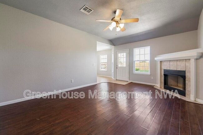 Building Photo - 520 Dewberry Ln