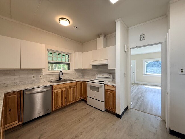 Building Photo - 3601 N Russet St