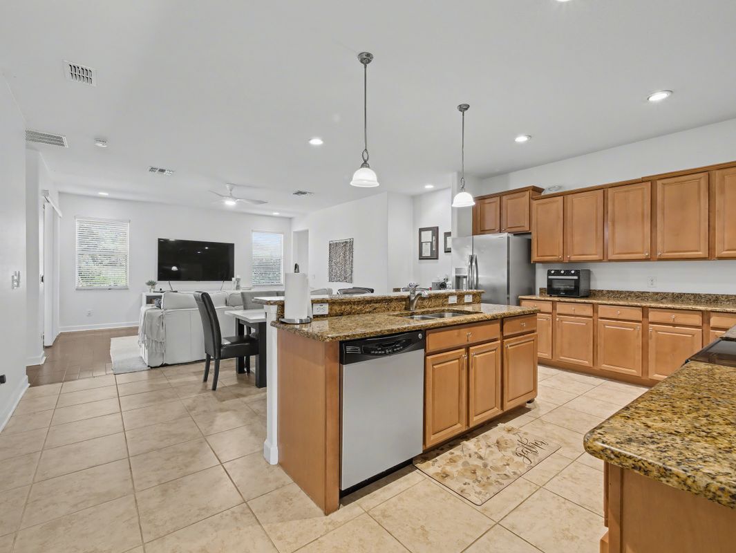 Building Photo - 1098 Harmony Ln