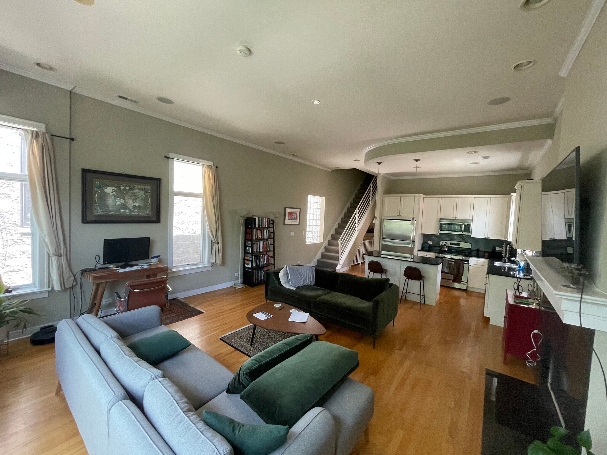 Building Photo - 857 N Paulina St