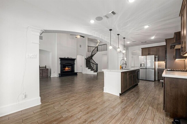 Building Photo - 16202 Coyote Run Ln