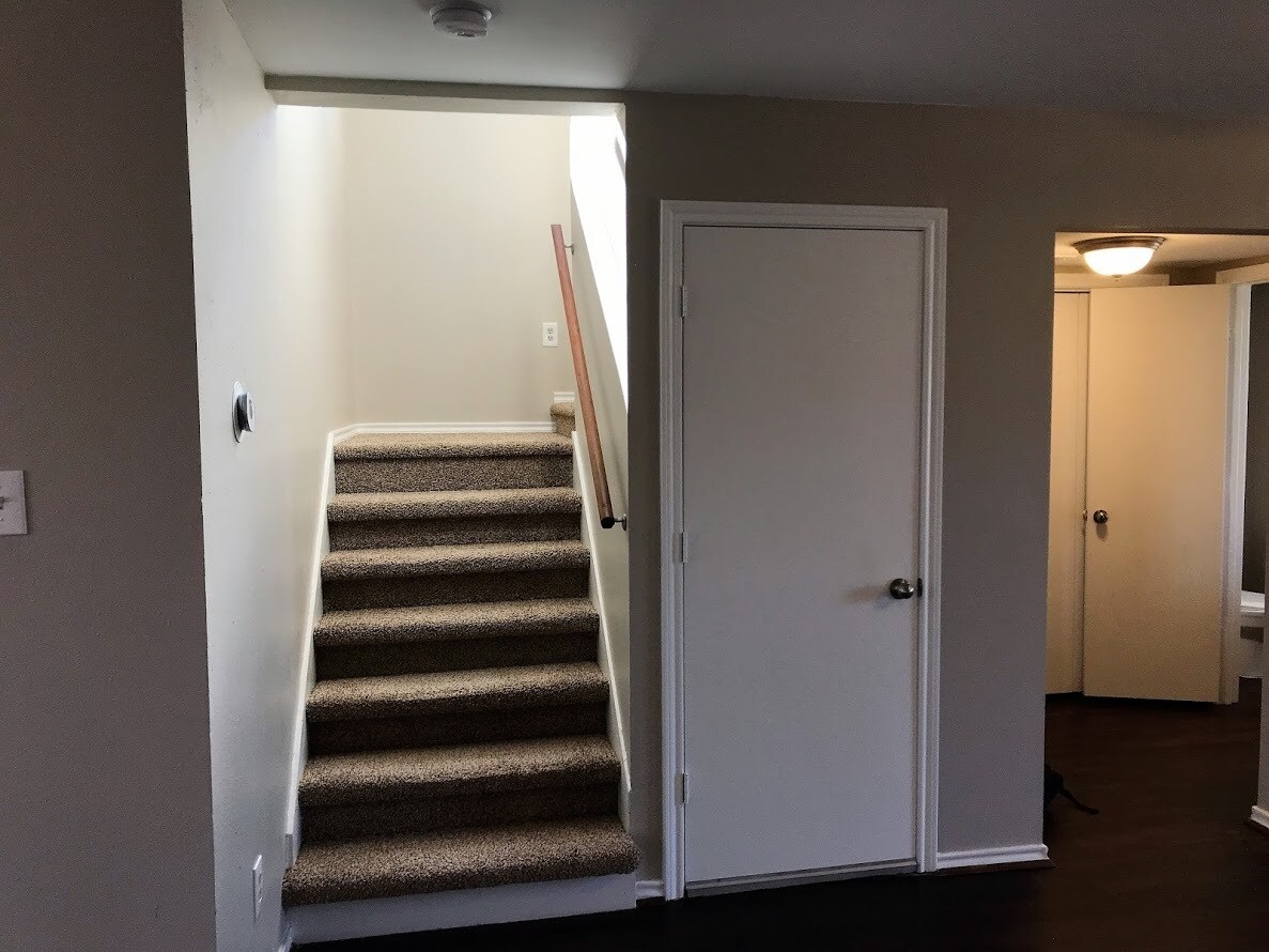Stairs - 404 S Texas Dr
