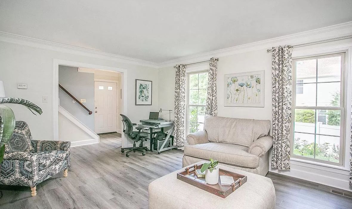 Building Photo - 295 Sugartown Rd