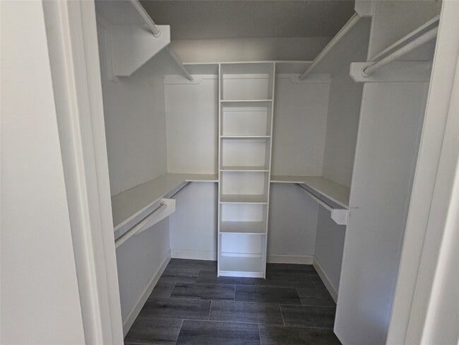 Building Photo - 2519 Piddler Dr