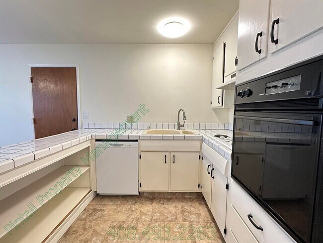 Building Photo - 965 Amstutz Dr