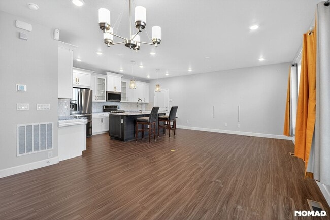 Building Photo - 9822 Rosalee Peak St