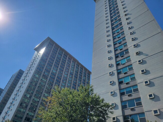 Building Photo - 3600 N Lake Shore Dr