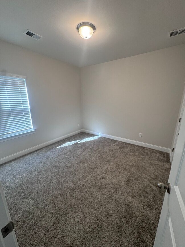 Building Photo - New Home in Lebanon TN