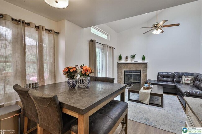 Building Photo - 204 Ridings Cir