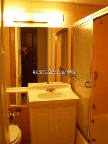 Building Photo - 62 Boylston St