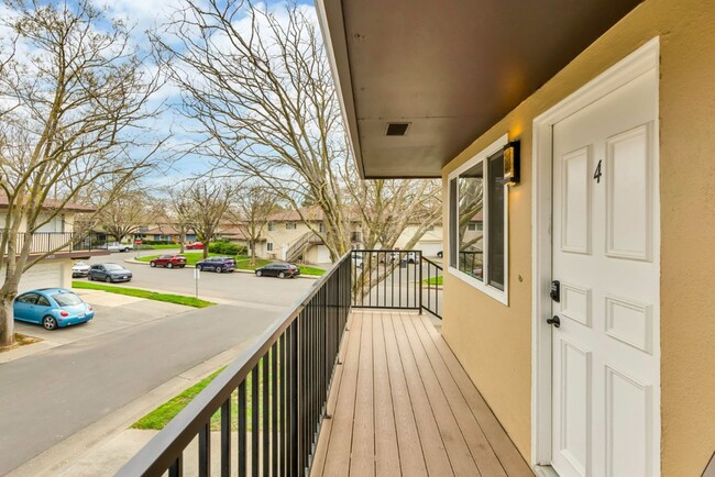 Building Photo - Two bedroom unit in North Davis available ...