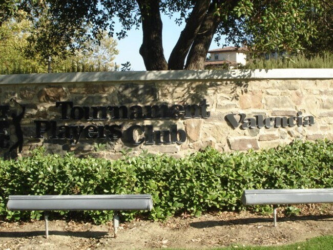 Building Photo - Spacious 4-Bedroom Home with Downstairs Bed/Bath & Full Community Access in Valencia!