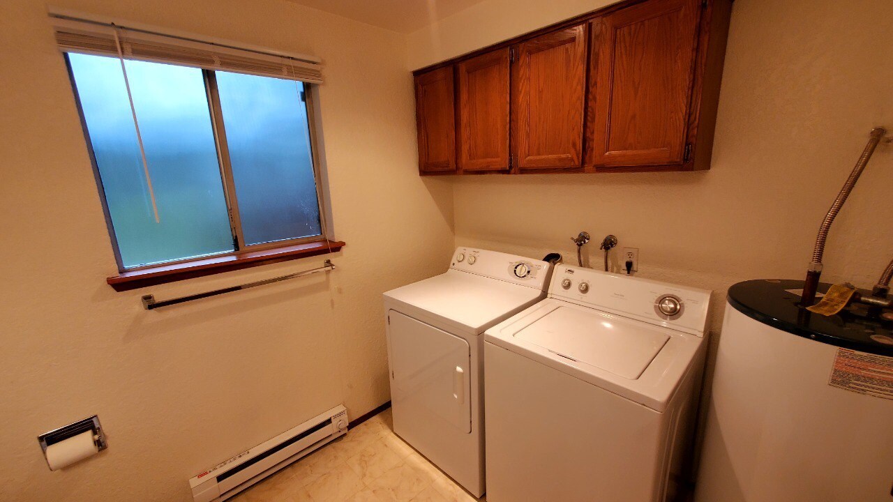 Building Photo - 821 Kaiser Rd NW