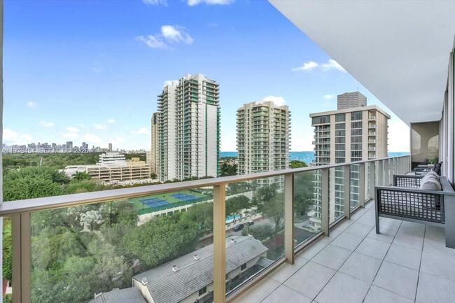 Building Photo - 2678 Tigertail Ave