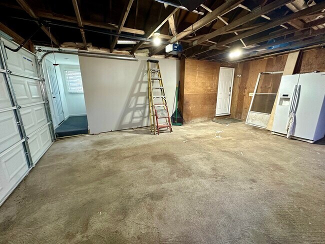 Building Photo - 248 Killingworth Turnpike