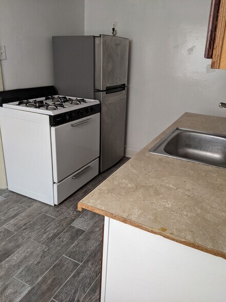 Building Photo - 206 N New Hampshire Ave