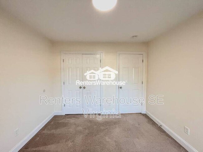 Building Photo - 100 Burnetts Ct