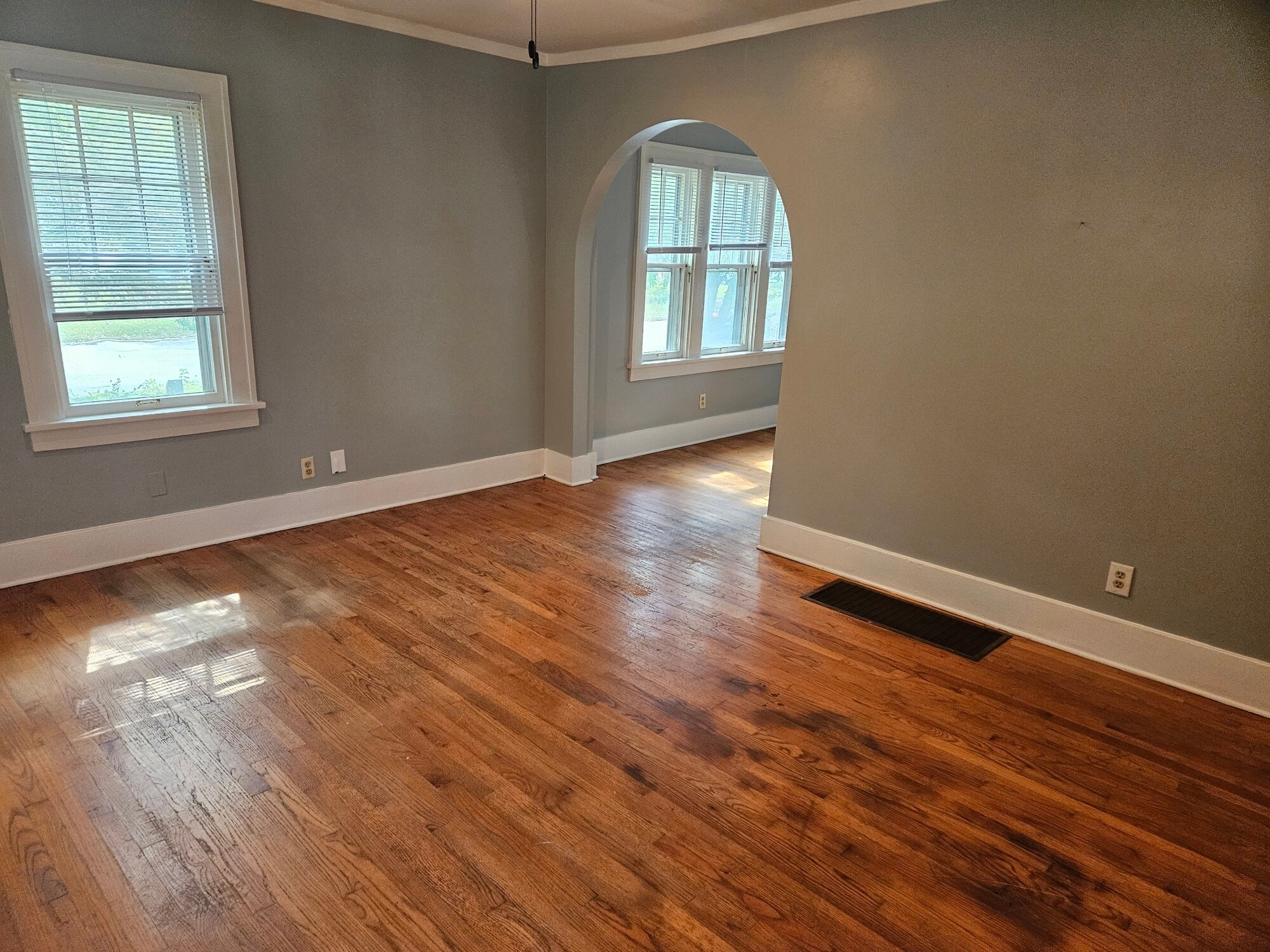 Building Photo - 1602 W University Ave