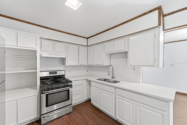Building Photo - 5326 Wenda St