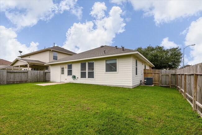 Building Photo - 20214 Sendera Oaks Ln