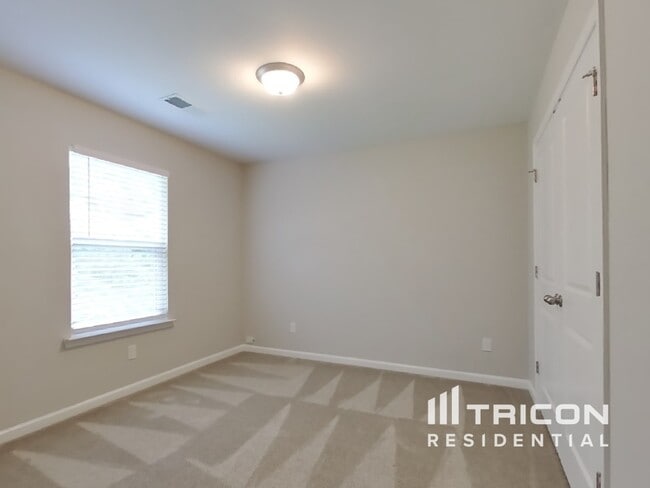 Building Photo - 4110 Tarnwood Pl