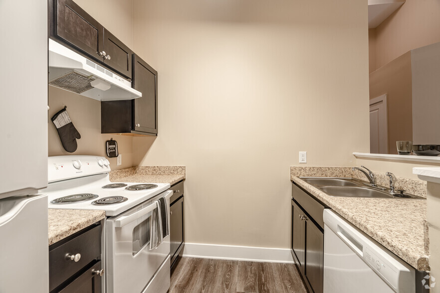 1BR, 1BA - 877SF - Beaumont Downtown Lofts