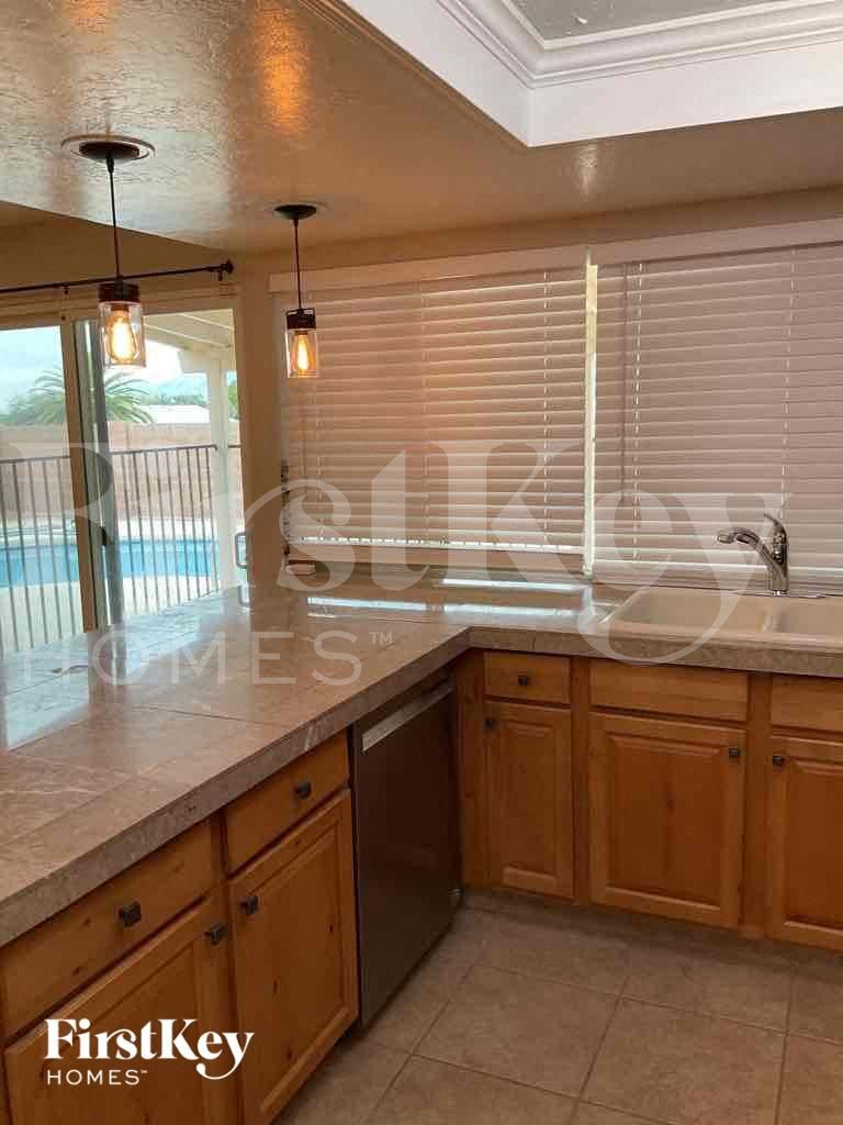 Building Photo - 8501 E Lee Pl