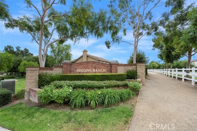 Building Photo - 5050 Stone Ridge Dr