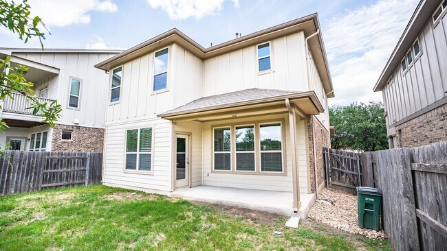 Building Photo - 9404 Hunter Ln