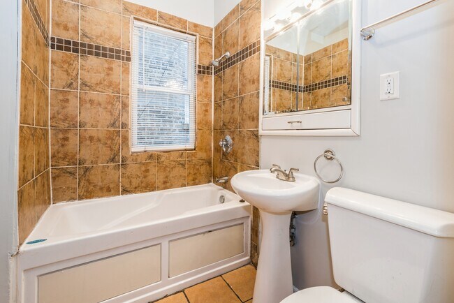 Building Photo - 3535 W School St