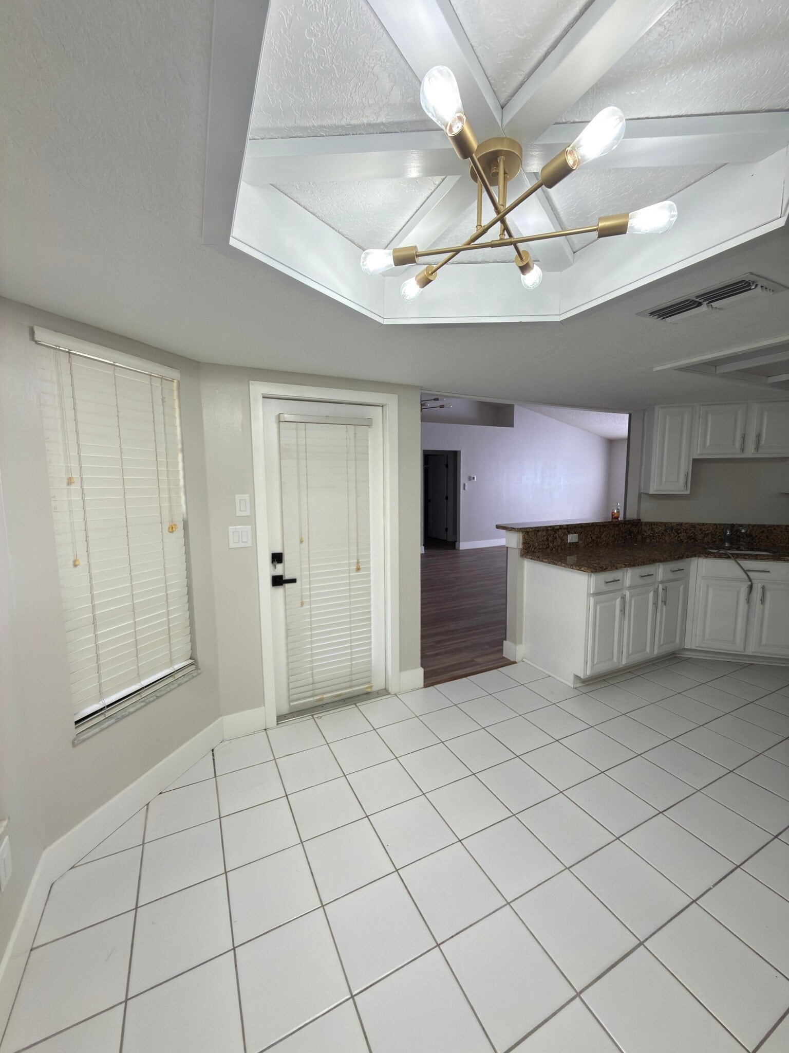 Building Photo - 9132 Remington Dr