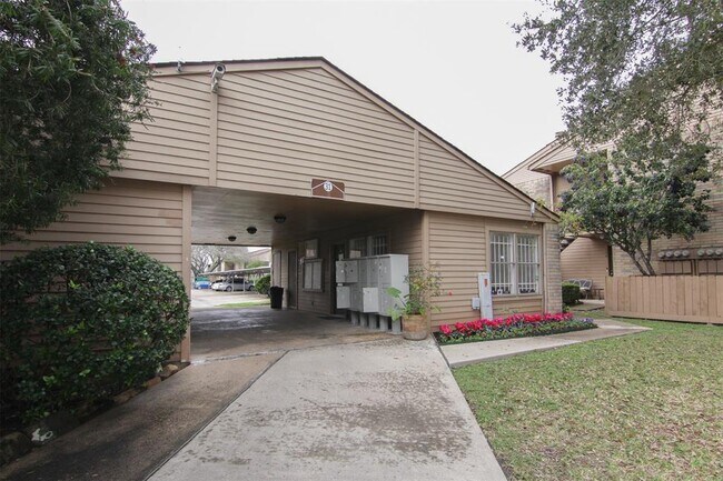Building Photo - 10555 Turtlewood Ct