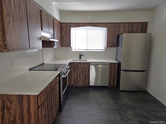 Building Photo - 74 Ashwood Rd