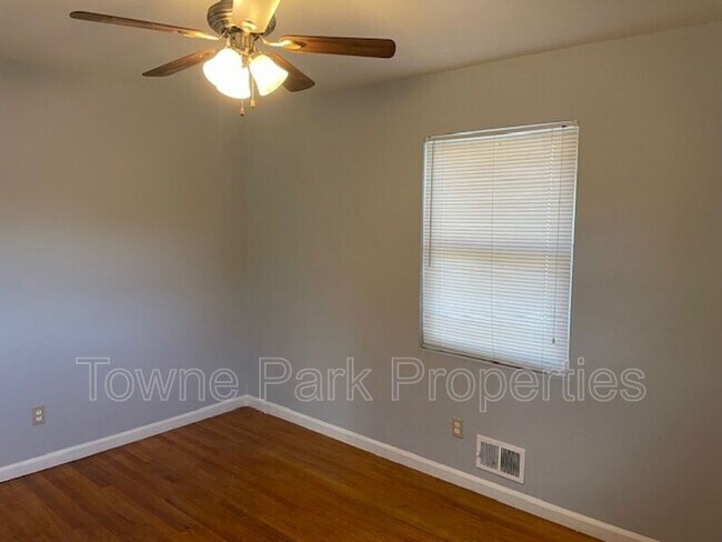 Building Photo - 1753 Davidson Dr