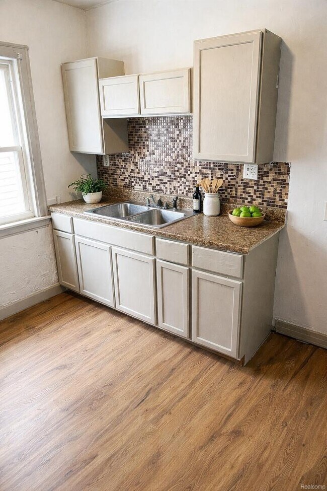 Building Photo - 14052 Northlawn St