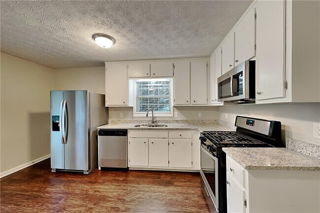 Building Photo - 3784 Cherokee Overlook Dr