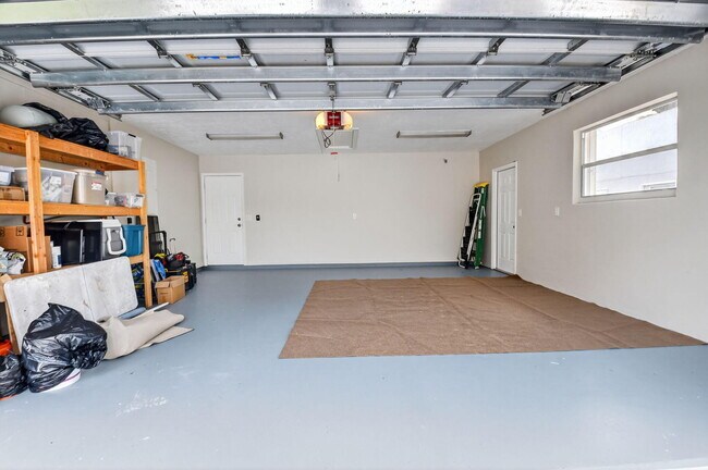 Building Photo - 1002 Julia Heights Dr