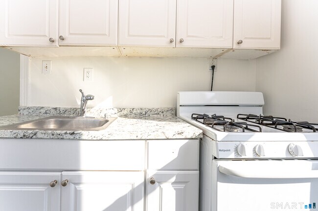 Building Photo - 35 Butler Ave