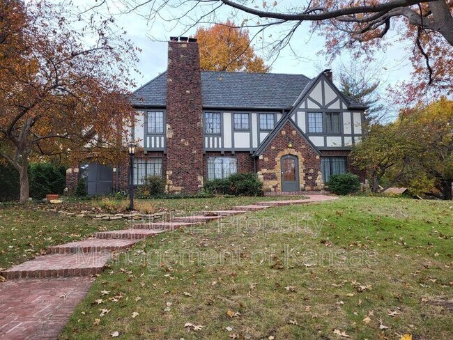Primary Photo - 1501 SW Pembroke Ln